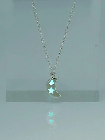 1pc Fashionable Simple Silver Round Cross Necklace With Moon Hollow Heart Star Luminous Pendant Necklace, Jewelry Gift For Women (This Product Is Physically Light-Absorbing, And Needs To Be Exposed To Light For A Certain Period Of Time Before It Can Glow In The Dark)