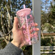 1 stuk modieuze 16oz roze plastic beker met strik, deksel en rietje, perfect voor ijskoffie en smoothies. Ideaal cadeau voor vrouwen en zussen. Geschikt voor kantoor, thuiskantoor, de start van het schooljaar en een waterbeker voor studenten.