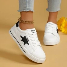 Zapatillas blancas de 2024 para parejas con decoración de estrella, zapatos casuales a juego de moda unisex