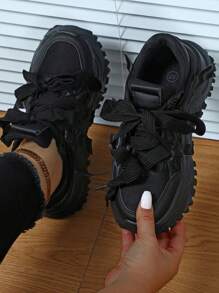 2025 Autumn Women's Black Simple Fashionable High Street Sneakers, Lace-Up, Non-Slip, Wedge Chunky Sneakers, Suitable For Holiday Parties, Gatherings, Christmas, Gifts, Stylish Outings - Black - View 2