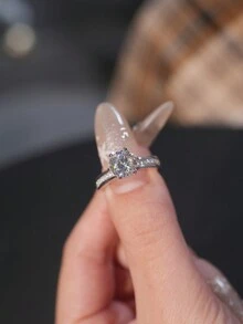 1 Peça Anel de Noivado Feminino com Diamante Moissanite de 2/3 Quilates, Anel de Promessa de Eternidade de Casamento Feminino de Prata Esterlina S925 com Diamante Moissanite Elegante, Presente para Ela