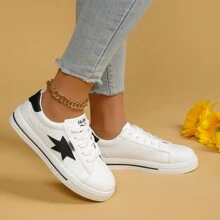 Zapatillas blancas de 2024 para parejas con decoración de estrella, zapatos casuales a juego de moda unisex
