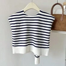 One Black And White Striped Faux Collar Knitted Shawl For Decoration And Warmth In Air-Conditioned Rooms