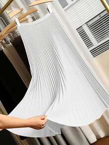 New Arrival Spring/Summer High Waist Pleated Skirt, Draping Slimming Effect, Mid-Length A-Line Skirt, Retro French Style, Versatile For Commute, Dates, Daily Wear, Suitable For Multiple Occasions, Displaying Approachable Charm, Fashionable Women's Skirt, Women's Elegant Vacation Outfit, Party Skirt, Beach Skirt, Women's Valentine's Day Outfit - White - View 2