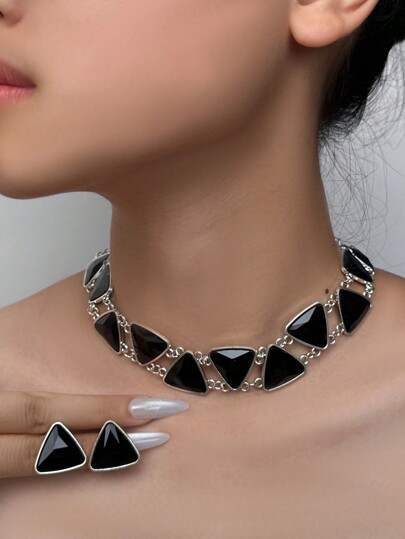 Conjunto de 3 peças de joias de moda europeia e americana para mulheres, 1 par de brincos elegantes franceses vintage, 1 colar triangular elegante