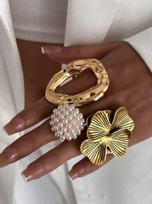 1pc Vintage Exaggerated Fashion Creative Asymmetrical Petals Leaves Pearl Inlaid Ring, Minimalist Metal Gold Thick Hollow Geometric Knuckle Rings, Suitable For Women's Daily Wear, Multiple Parties & Events Decoration, Holiday Gift, Clothing Matching