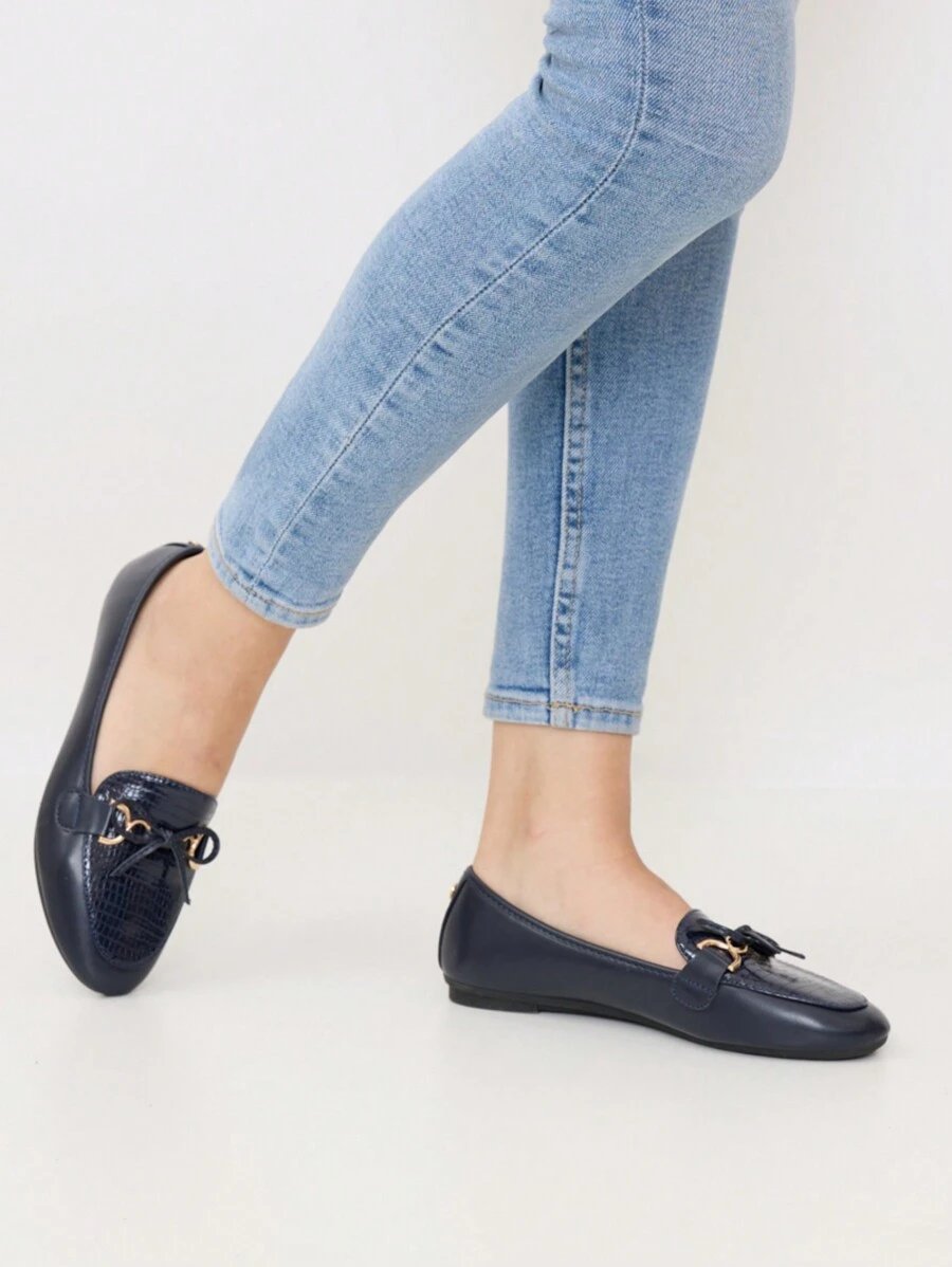 Women Bow Decor Fashion Flat Loafers - Black - View 1