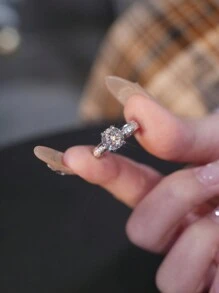 1 Peça Anel de Noivado Feminino com Diamante Moissanite de 2/3 Quilates, Anel de Promessa de Eternidade de Casamento Feminino de Prata Esterlina S925 com Diamante Moissanite Elegante, Presente para Ela