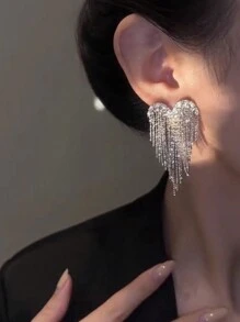 1 par de brincos longos de borla de coração de zircônia cor de prata, brincos exagerados elegantes de estilo francês, nova de 2023