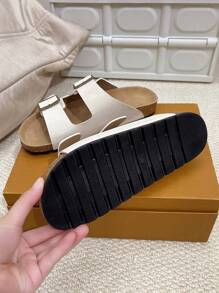 Dép xỏ ngón kiểu Pháp chống trượt đế dày cổ điển cho nữ, quai khóa bằng da, dép đi biển mùa hè, dép thời trang thường ngày - Màu be - Xem 4