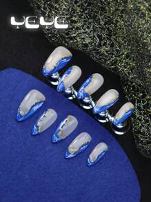 Mantieni sempre le tue unghie bellissime con set da 10 pezzi di unghie finte a forma di mandorla in blu reale e bianco con effetto floreale, stile bohémien minimalista, french tips in lamina dorata, elegante set completo di unghie acriliche finte per donne e ragazze, realizzato a mano, con 1 lima per unghie mini e 1 foglio di adesivi