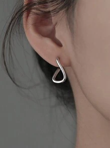 Nooxian 1 对女士不对称扭曲环形耳环，适合日常佩戴
