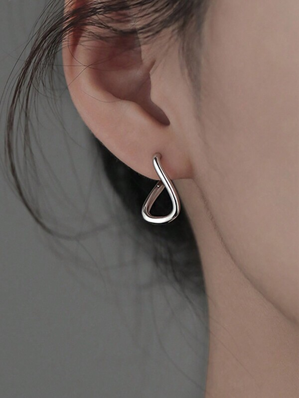 Nooxian 1 对女士不对称扭曲环形耳环，适合日常佩戴