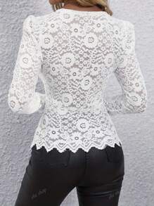 T-shirt col V sexy avec bordure en dentelle et décoration de bouton en forme de cœur, T-shirt élégant à manches longues pour la plage, la lune de miel, les fêtes d'anniversaire, le printemps/l'été