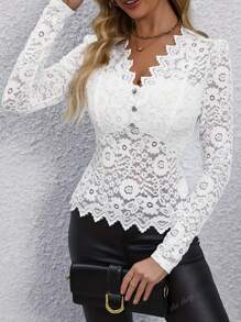 T-shirt col V sexy avec bordure en dentelle et décoration de bouton en forme de cœur, T-shirt élégant à manches longues pour la plage, la lune de miel, les fêtes d'anniversaire, le printemps/l'été