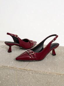 尖头高跟鞋，漆皮鞋面搭配金属扣带装饰，优雅高贵，适合婚礼、派对和日常工作穿着，时尚、百搭、舒适的露背女式高跟鞋