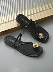 Sandalias de mujer, nuevas sandalias sencillas y elegantes con suela de gelatina cómoda y antideslizante, chanclas planas de punta cuadrada casuales, calzado plano ligero y suave para mujer, sandalias negras, chanclas casuales de moda para adolescentes, sandalias planas para caminar al aire libre, de vacaciones, de playa, calzado de mujer transpirable, chanclas de mujer, sandalias de mujer, flip flops