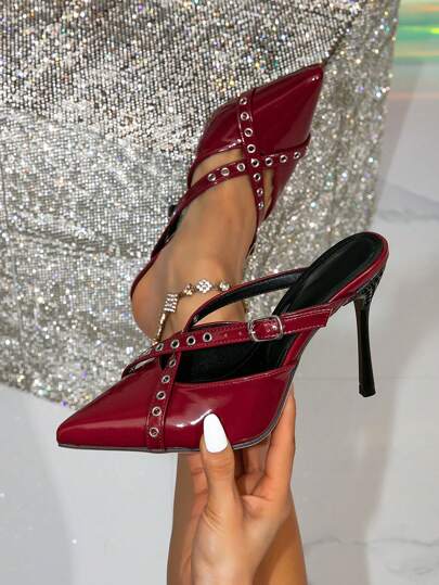 Tacchi alti a punta con borchie e cinturini a croce, color vino rosso, sandali fashion minimalisti e sexy per il lavoro e le uscite