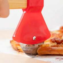 1/2 szt. Zestaw krajalnic do pizzy ze stali nierdzewnej w kształcie topora z uchwytem i ostrym obrotowym ostrzem okrągłym, nadaje się do wałków do krojenia pizzy do ciast, ciasteczek, chleba, ciast itp., do kuchni, jadalni, domowych wypieków małych przedmiotów