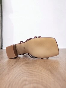 女士高跟凉鞋，新款夏季细带粗跟方头优雅鞋