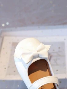 Nuevos zapatos planos de piel para niñas, diseño simple con lazo, zapatos casuales versátiles de uso diario para niños, de fácil puesta y quitado con