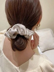 3 pièces/Set Chouchou en satin de diamant en tissu pour femmes, élégant et délicat. Élastique élevé, sans dommage pour les cheveux. Attaches pour cheveux de base mode élégante. Convient à une utilisation quotidienne.