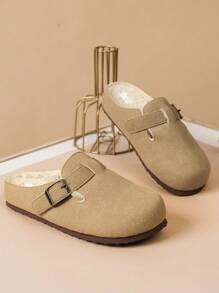 1 双舒适软底露跟便鞋，适合户外穿着