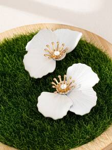 1 Pair Lacquered Metal Floral Earrings, Minimalist Fashion, Suitable For Casual Everyday Wear - White - View 3