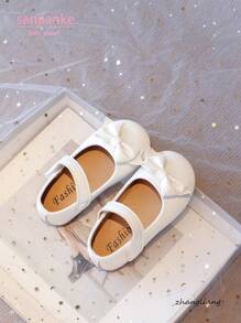 Nuevos zapatos planos de piel para niñas, diseño simple con lazo, zapatos casuales versátiles de uso diario para niños, de fácil puesta y quitado con