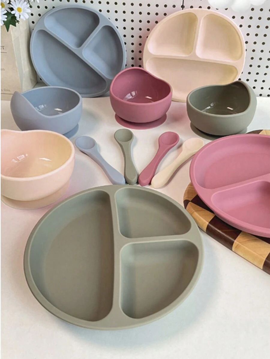 4-Piece Baby Silicone Plate With Suction Cup Food Silicone Suction Cup Bowl, Fork And Spoon Set Suitable For Daily Use