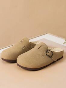 1 双舒适软底露跟便鞋，适合户外穿着