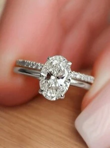 2 pièces Ensemble de bagues en argent sterling S925 & 925 avec une rangée unique et ovale de 2 carats. Élégant pour les femmes, idéal pour les sorties, les empilables, les anniversaires et autres occasions. Cadeau de bijoux exquis pour femmes