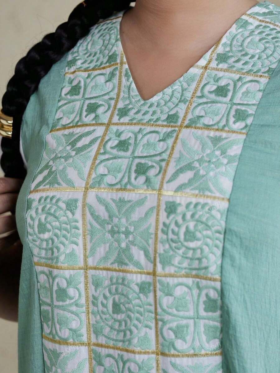 Embroidered Arabic Women's Elegant VNeck Patchwork Dress JALABIA