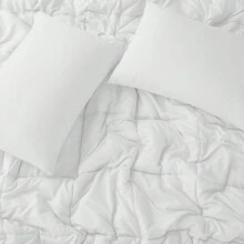Lux Decor 5 Pc Comforter Set | Opulent Design | Includes Comforter, Bed Skirt, Decor Pillow Shams, 2 Pillow Shams (Twin Includes 1) | All Seasons Comforter | Pillow Cases And Shams | Elevate Bedroom Ambiance | Graduation Gifts, Home Decor, Back-To-School Gift, Luxury Bedding Set, Elegant Comforter Set, Soft Plush Comforter, Valentine's Day Romantic Bedroom, Spring Bedding Set, Complete Bed In A Bag, Matching Decor, Elegant Design, Luxury Look, Gift Set Idea, Guest Bedroom Ready, Modern Bedroom Style, Easy Bedroom Refresh, All-Inclusive Bedding, Everyday Bedding, Classic Style, Home Essentials - trắng - Xem 2