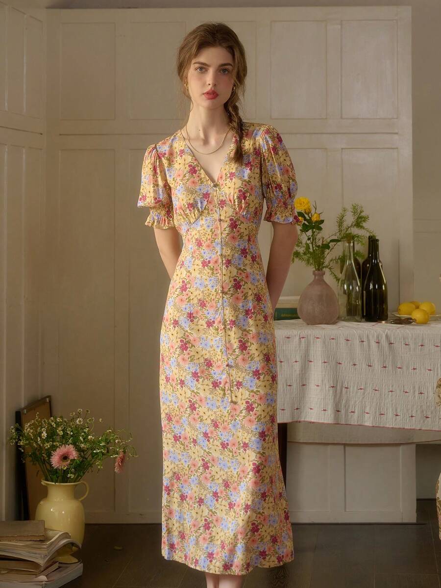 Simple Retro 女士V领花瓣袖碎花优雅复古修身长裙，适合春夏度假穿着 - 杏色 - 查看 1