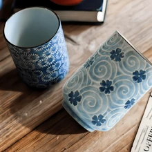 4 stuks 320 ml blauw en wit porseleinen theekopje met geschenkdoos, Japanse stijl handgetekende vriendelijke thee koffie melk wijn sushi mok creatieve familie restaurant decoratie reiscadeau voor vrienden