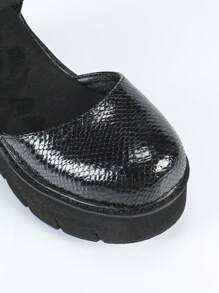 European Style 2024 Spring/Autumn Thick Sole Hollow-Out Women's Shoes With Lace-Up, Buckle, Leather, Roman Sandals, Fashion Shoes