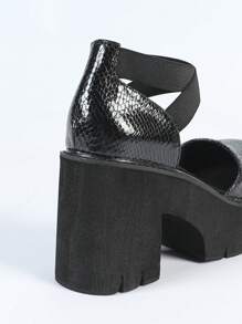 European Style 2024 Spring/Autumn Thick Sole Hollow-Out Women's Shoes With Lace-Up, Buckle, Leather, Roman Sandals, Fashion Shoes