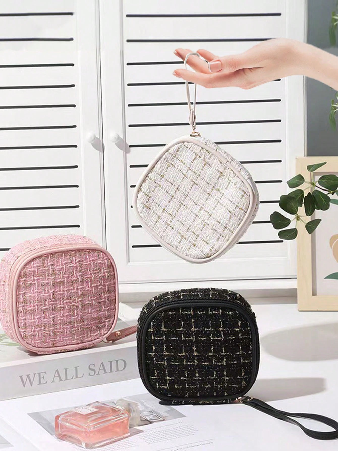 حقيبة تجميل نسائية كبيرة السعة محمولة وجميلة، حقيب...