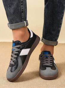 Zapatillas deportivas multiusos para hombre: Zapatos casuales planos con cordones, tenis para estudiantes, zapatillas de entrenamiento de gimnasio para interiores - Negro - Ver 1