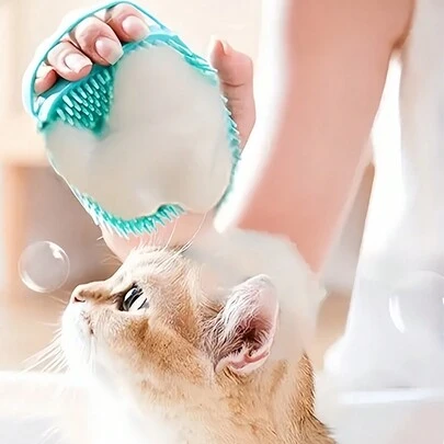 2 件宠物沐浴套装，宠物洗发水刷宠物沐浴刷 + 宠物牙刷，硅胶按摩橡胶沐浴刷，狗和猫沐浴按摩手套刷，带洗发水储存器，适用于狗和猫美容工具