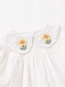 1 pieza Blusa juvenil de manga larga con cuello hinchado y decoración floral 3D, para primavera/otoño - Blanco - Ver 4