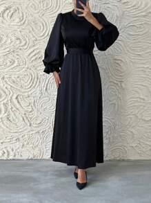 Vestido de manga larga con cuello redondo y volantes, elegante y recatado, con estilo árabe