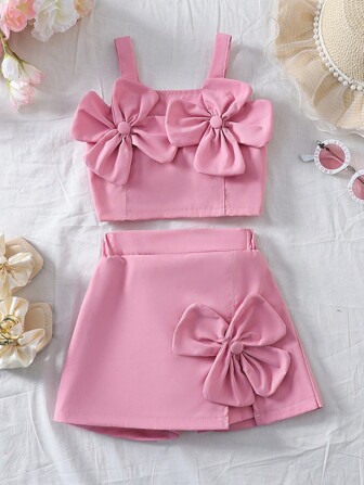 2 件套年轻女孩时尚休闲花卉吊带短款上衣和配套花卉短裤套装