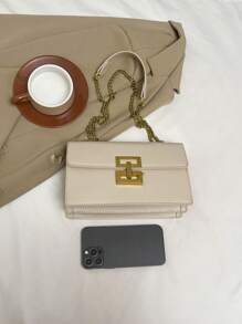 极简主义金属装饰链条单肩包优雅 PU 斜挎包，时尚翻盖单肩包，女士时尚手提包和手机钱包