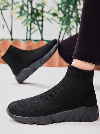 男士透气网眼休闲运动鞋，轻便百搭，纯黑色，春季新品