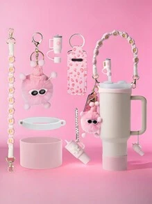 Zestaw akcesoriów do kubków 1 szt. Kompatybilny z kubkiem 30 uncji 40 uncji Zawiera 1 szt. Pasek na uchwyt butelki z wodą 1 szt. Osłona na słomkę Siliocne 1 szt. Osłona na kubek Siliocne 2 szt. Akcesoria do zawieszek, artykuły szkolne