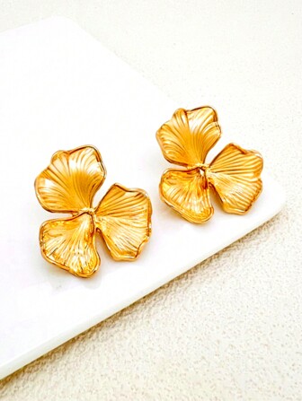 1 Pair Metal Flower Earrings, Exaggerated Design, Electroplated Gold Color, Chic High-End Quality Fashion Earrings Suitable For Women's Daily Wear