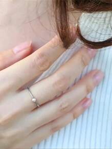 1 件简约银色四爪珍珠戒指，适合日常通勤 - 銀色 - 查看 4