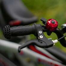 STITCH Chevalier 12/14/16 Pouces Vélo Enfants pour Garçons et Filles de 2 à 7 Ans, Vélo à Vitesse Unique pour Enfants avec Cadre en Acier Carbone, Roues d'Entraînement, Double Freins à Main et Cloche (Rouge, Argent+Bleu, Argent+Rouge)